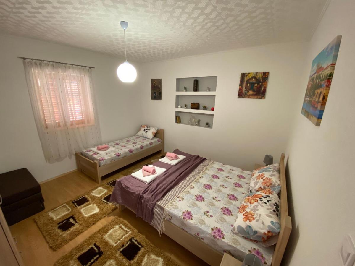 Apartment Lorena Котор Екстер'єр фото