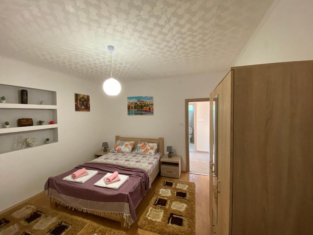 Apartment Lorena Котор Екстер'єр фото